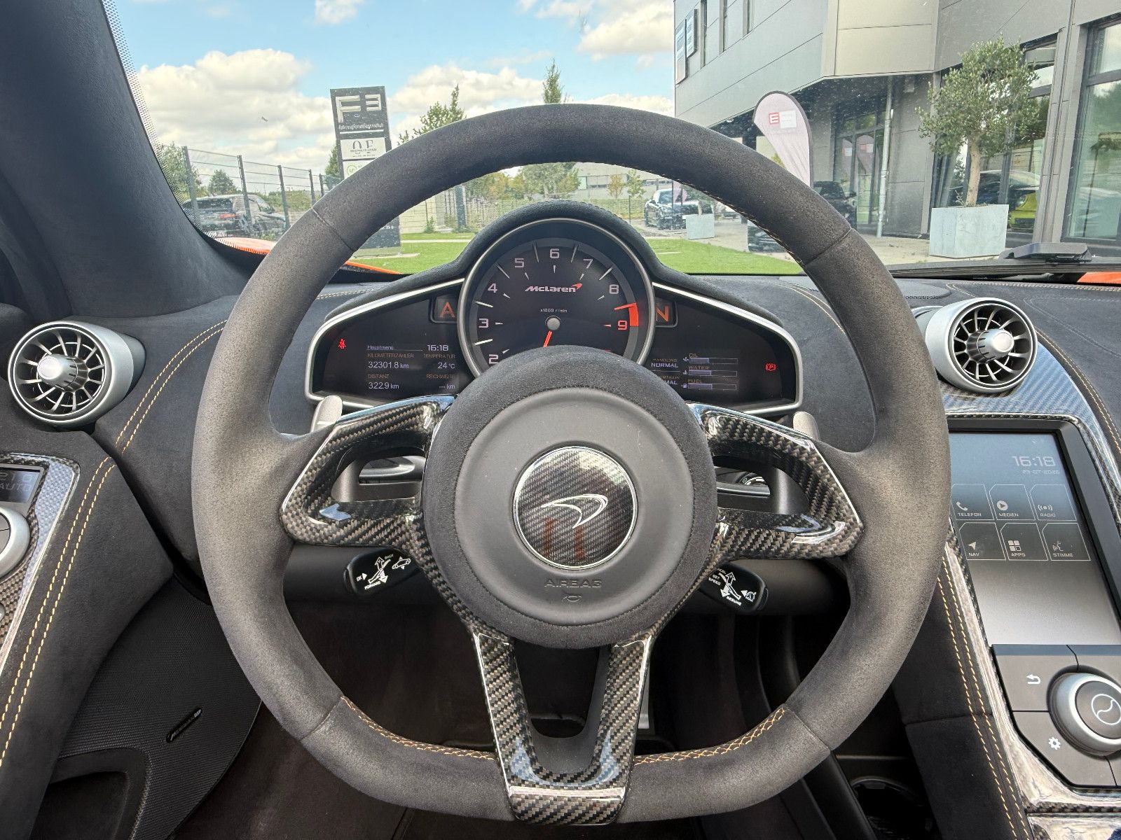 Fahrzeugabbildung McLaren 650S Spider-1.HD.-Carbon-TechPaket II-Sportausp.