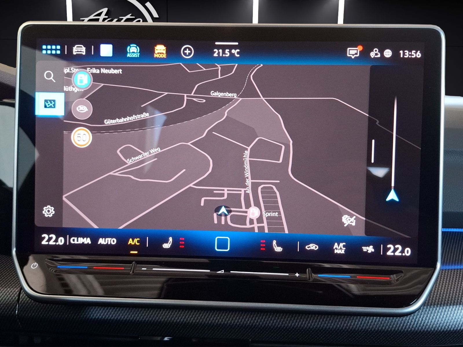 Fahrzeugabbildung Volkswagen Golf VIII Variant eTSI R-Line DSG LED Navi AID A