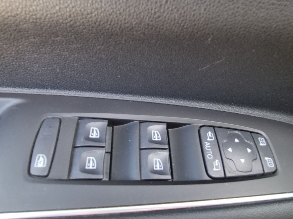 Fahrzeugabbildung Renault Koleos TECHNO BLUE dCi 185 4WD
