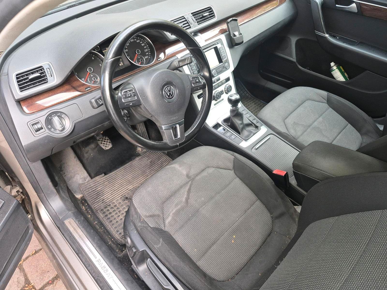 Volkswagen Passat 2012 — photo 9
