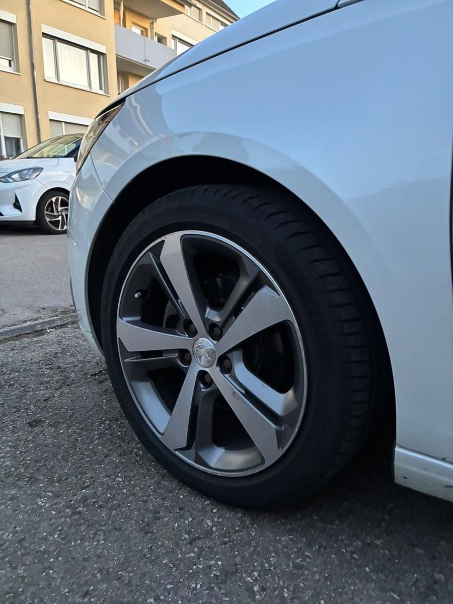 Peugeot 308 2014 — photo 7