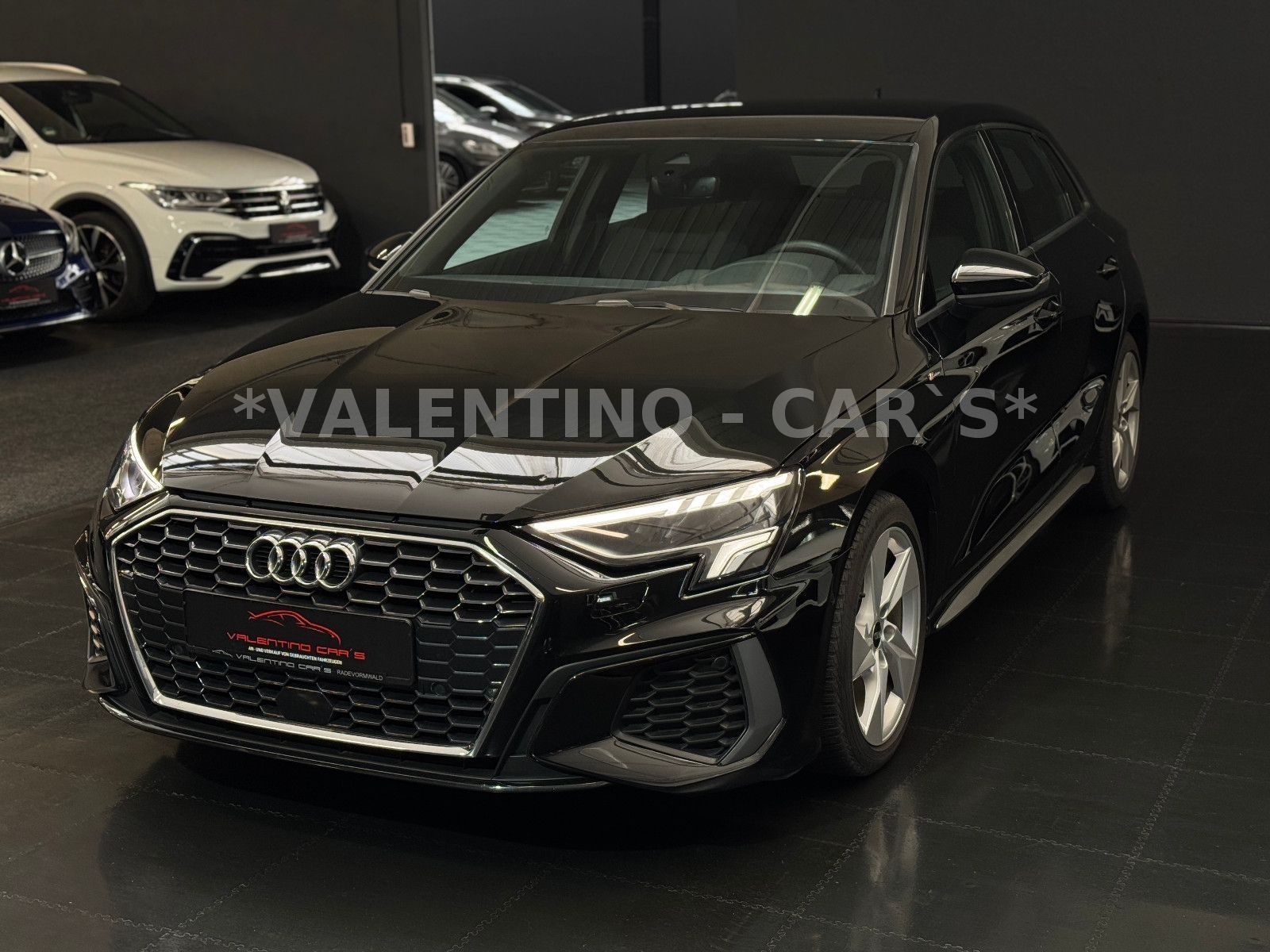 Audi A3 SPB 30 TFSI S-line S-Tron Matrix Apple Ambien foto 2