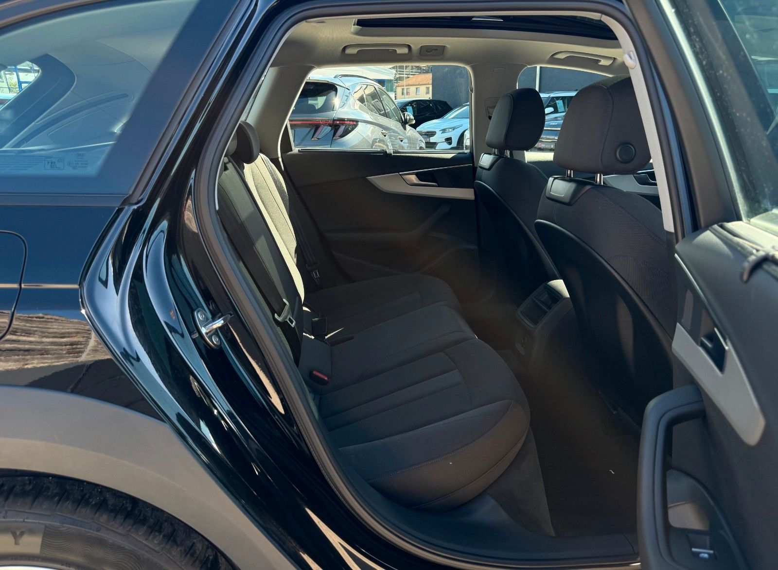 Fahrzeugabbildung Audi A4 Allroad 45 TFSI quattro Pano Temp. Navi SHZ