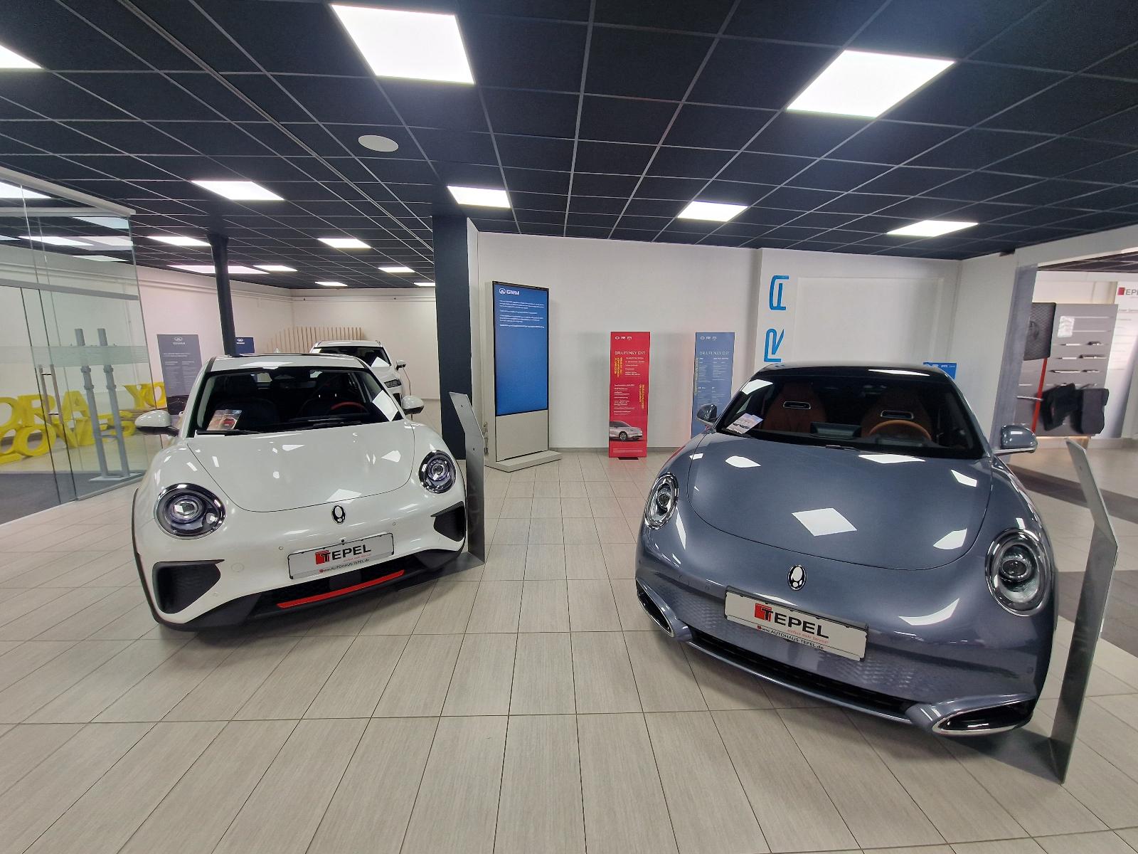showroom-image-bottom
