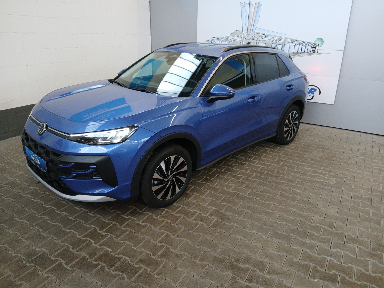 Fahrzeugabbildung Volkswagen T-Roc Life 1.5 eTSI DSG + ACC +LED+Navi +Keyless