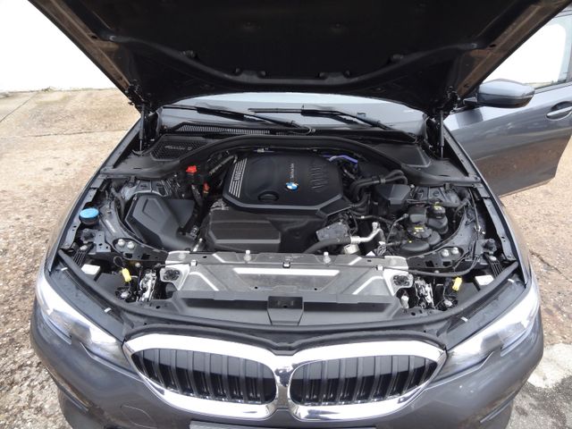 Fahrzeugabbildung BMW 320d Sport Line/1.Hd/Virtual/AHK/Leder Navi/