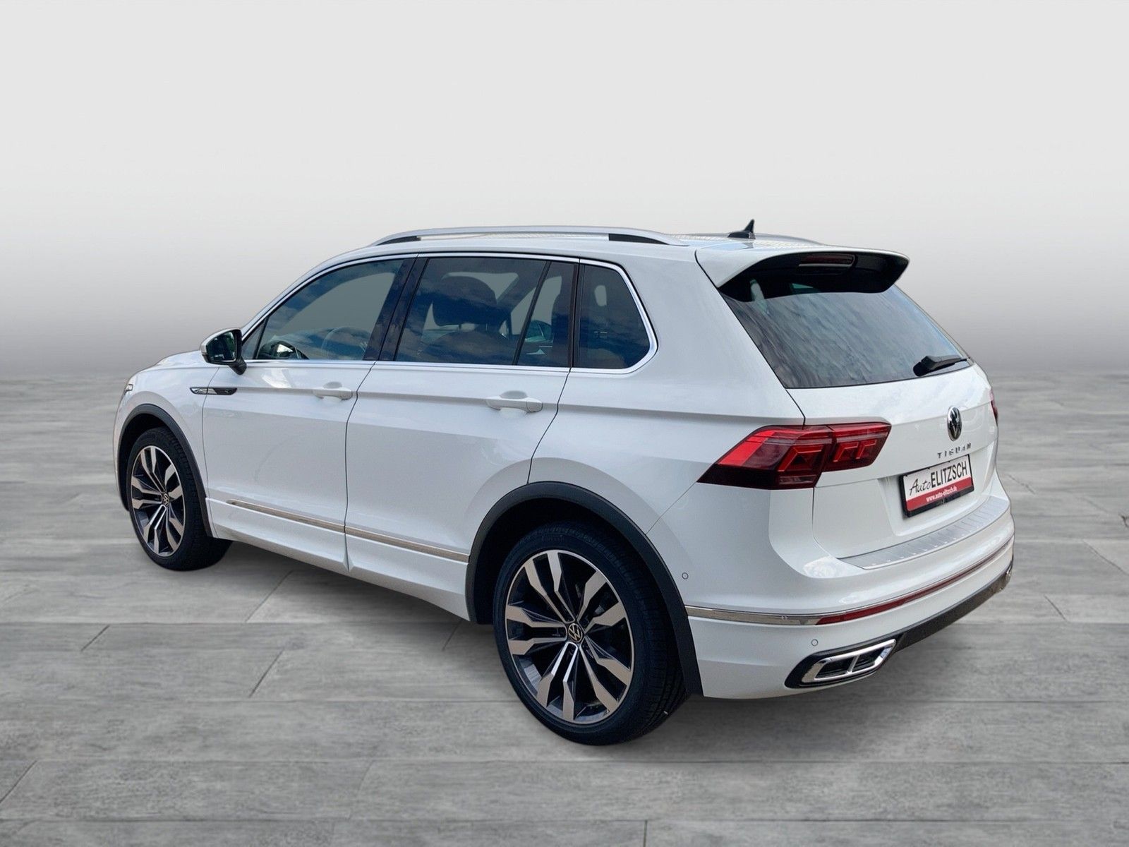 Fahrzeugabbildung Volkswagen Tiguan TDI R-Line DSG Matrix Navi AHK STH PDC