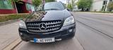 Mercedes-Benz ML 420 CDI 4MATIC - - schwarze Mercedes-Benz ML 420