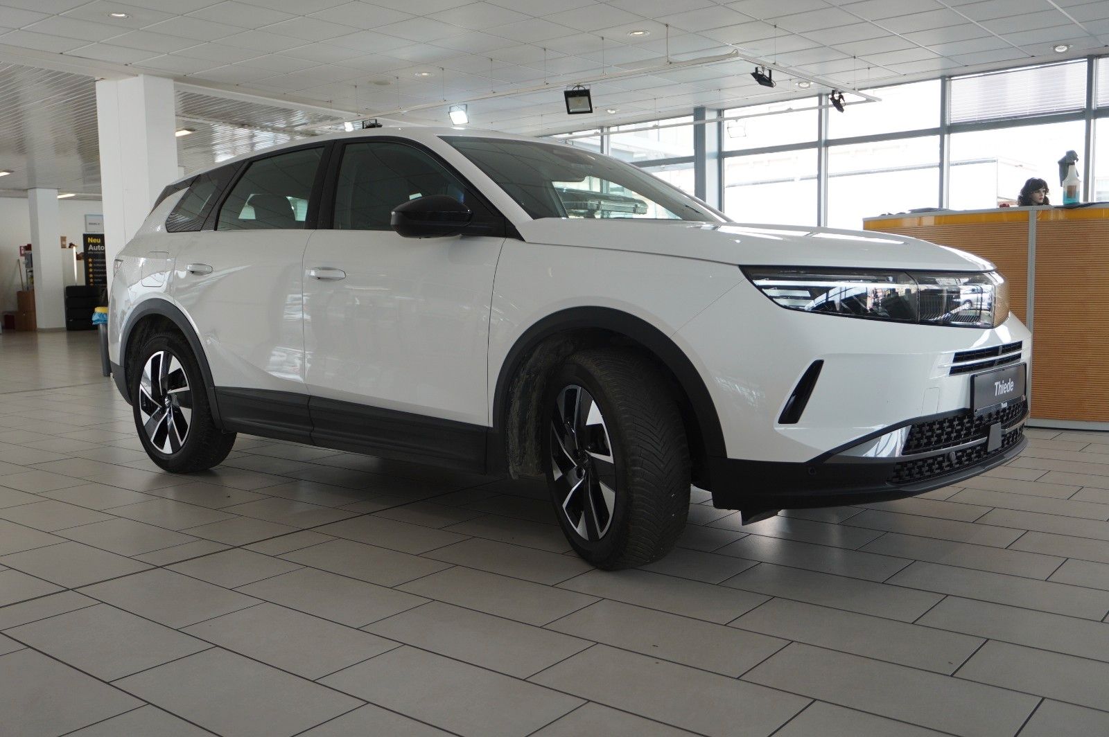Fahrzeugabbildung Opel Grandland 1.2 48V HYBRID EDIT. NAVI/LED/KAMERA