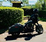 Harley-Davidson Street Glide Bagger - HARLEY-DAVIDSON BAGGER