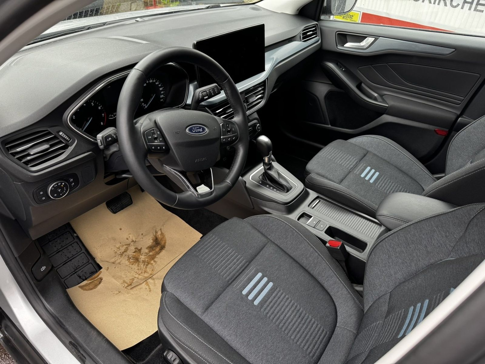 Fahrzeugabbildung Ford Focus Lim. Active, AT,AHK,Winterpaket,Navi