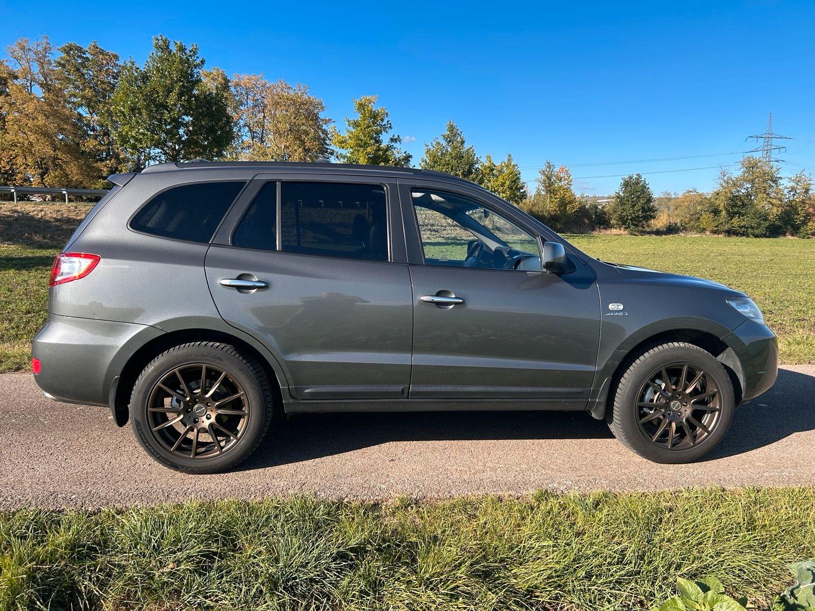 Hyundai Grand Santa Fe