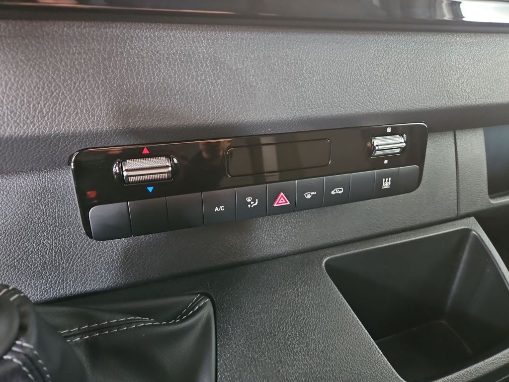 Fahrzeugabbildung Mercedes-Benz Sprinter 317 Kasten PRO L2H2 3,5tAHK STHZ Regale