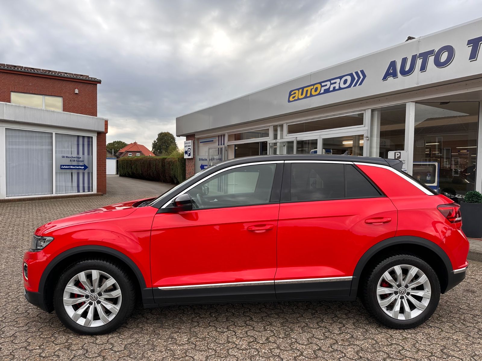 Fahrzeugabbildung Volkswagen T-Roc Sport 2.0 TSI 4Motion DSG LED/ACC/PDC/SHZ