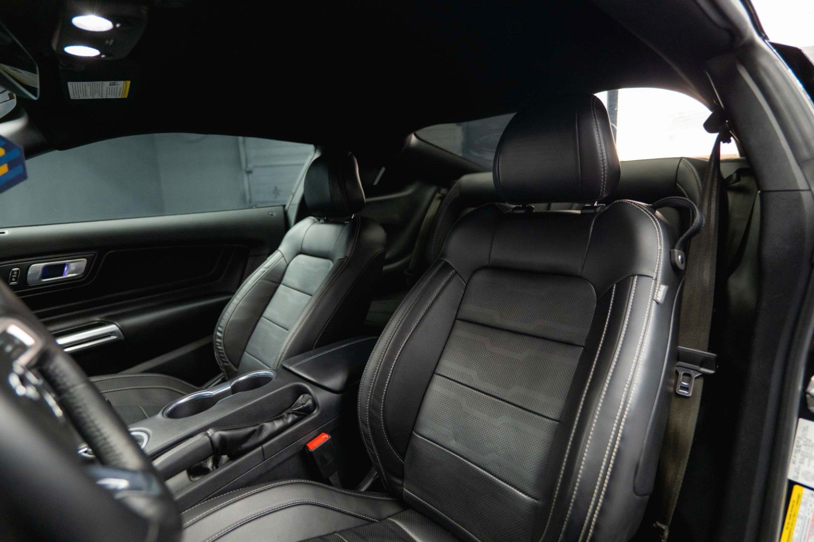 Fahrzeugabbildung Ford Mustang Shelby GT 500 5.0 V8 Performance PREMIUM