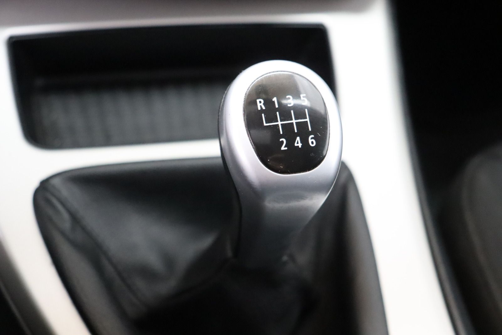 Fahrzeugabbildung BMW 318 i Touring * Klimaautomatik