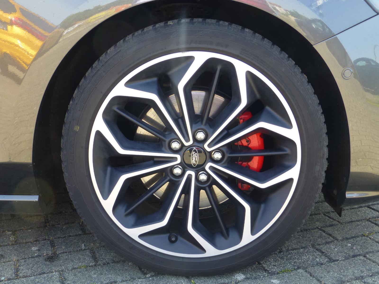 Ford FocusST-Line1,5i 182PS adap.LED,KameraB&O,Headup