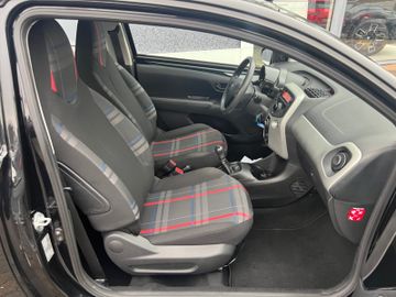 Fahrzeugabbildung Peugeot 108 Active 1.0 VTI 3 Türer Klima Bluetooth uvm.