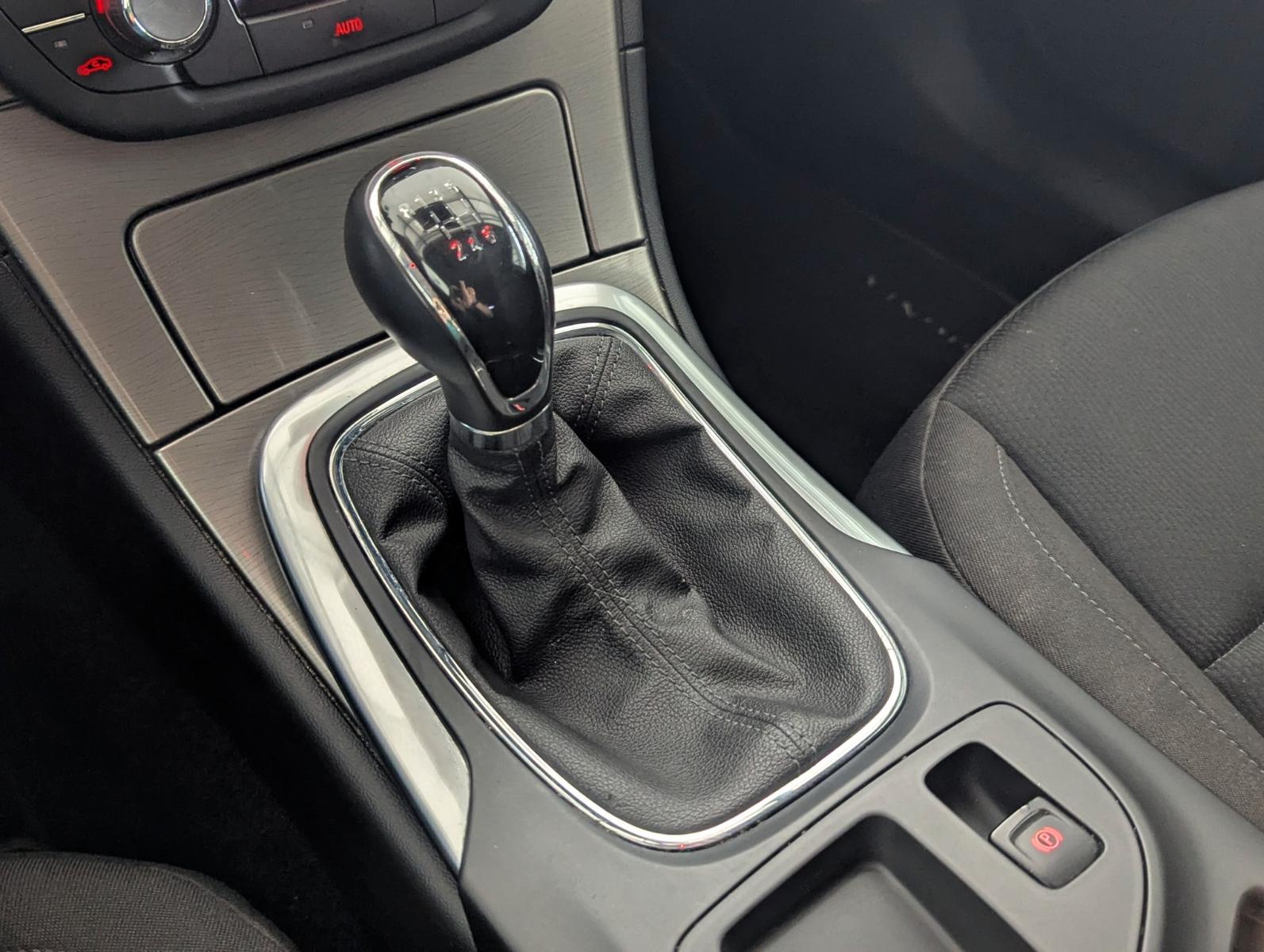 Opel Insignia 2013 — photo 12
