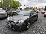 Toyota Avensis 1.8 Executive Liftback - Toyota Avensis: Liftback