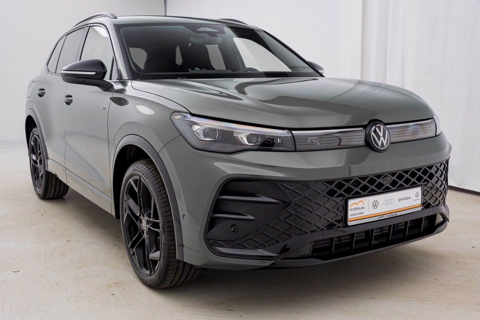 Volkswagen Tiguan 2.0 TSI R-Line 4M DSG MATRIX AREA DCC APP foto 4