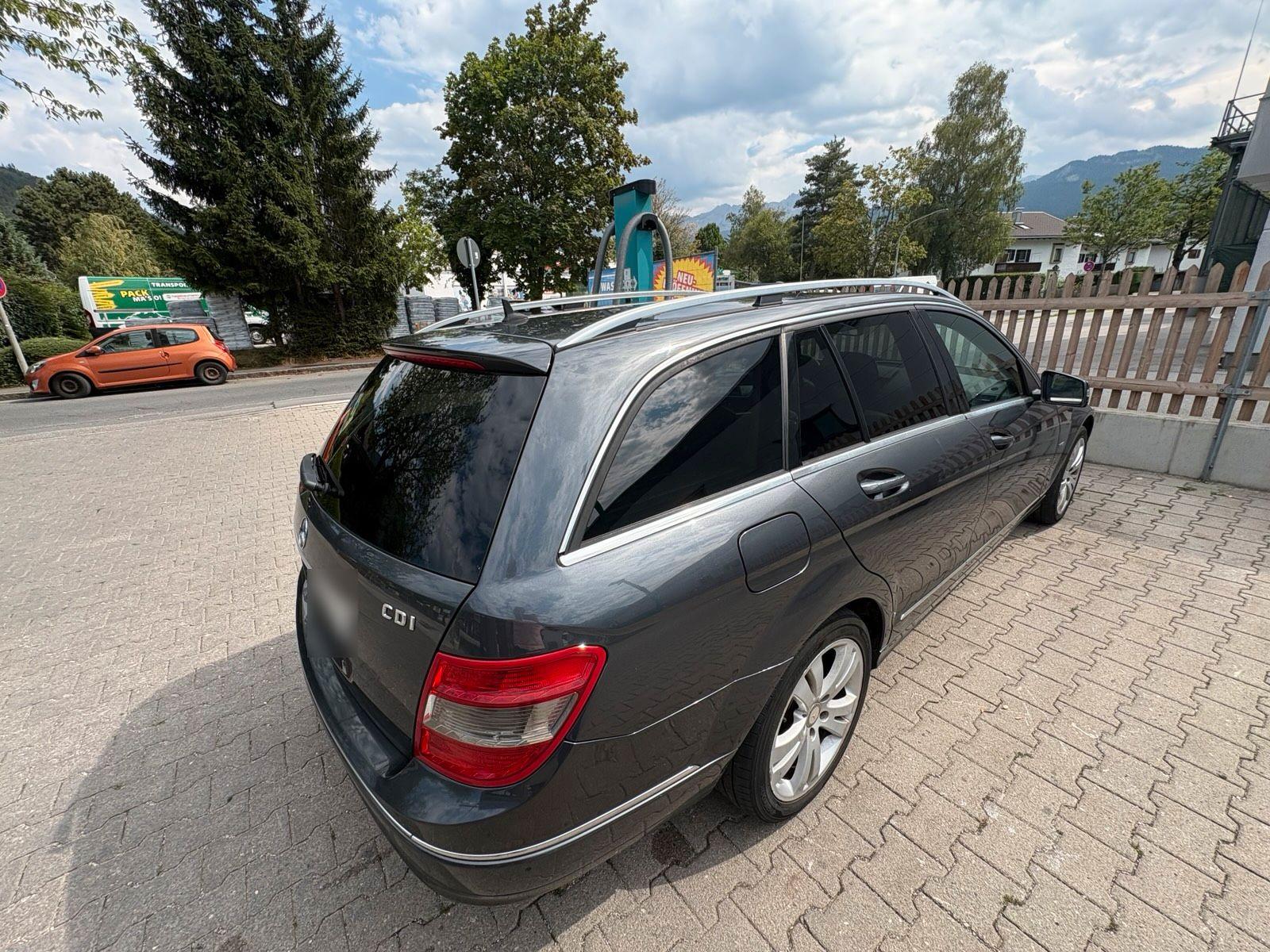 Mercedes-Benz C250 2009 — rear view