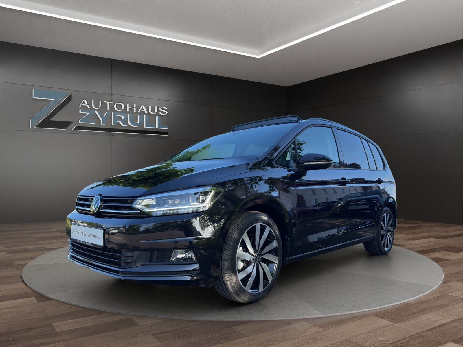 Volkswagen Touran Highline 2.0 TDI DSG PANO|AHK|STHZ|7-SITZ