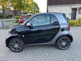 Smart ForTwo Coupe Brabus 109PS-LED-NAVI-PANO-JBL - Smart Gebrauchtwagen von 2018