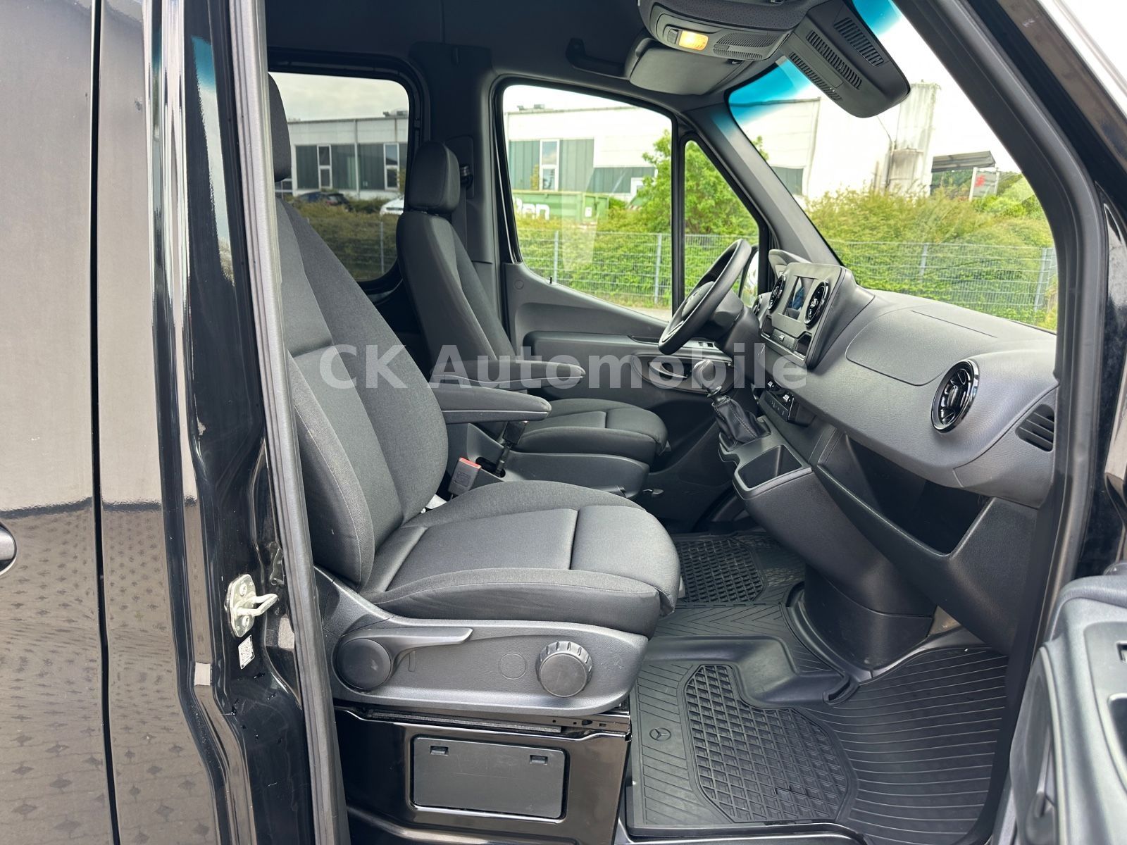 Fahrzeugabbildung Mercedes-Benz Sprinter III Kasten 316 Mixto Maxi/5 Sitze/LED