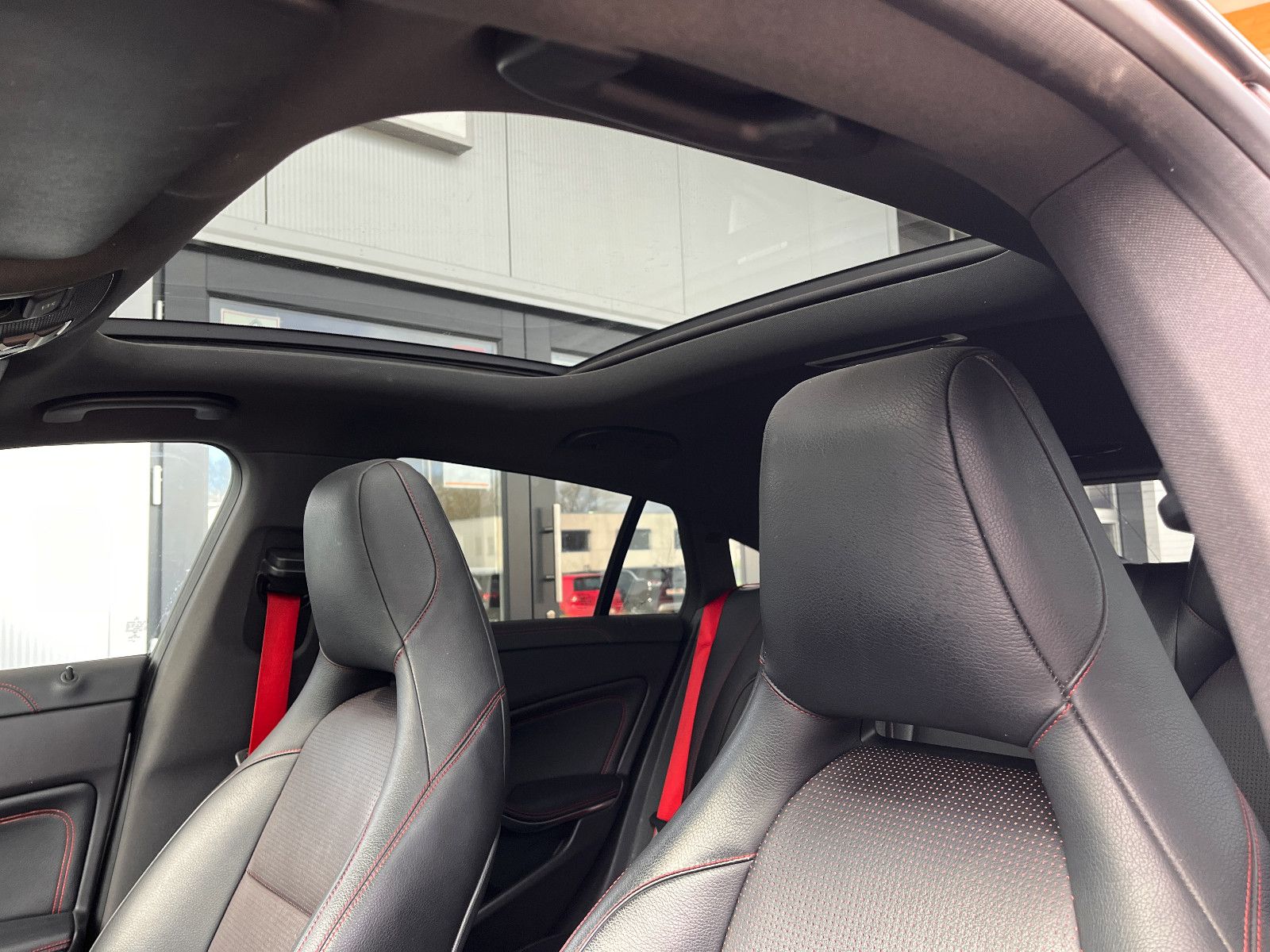 Fahrzeugabbildung Mercedes-Benz CLA 45 AMG 4Matic