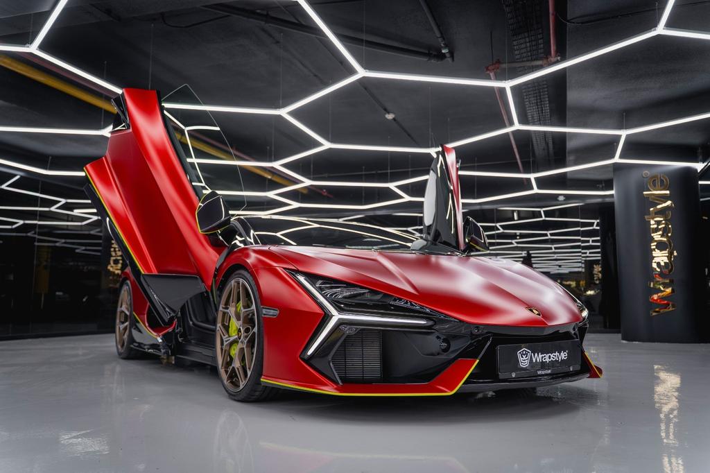 Lamborghini Revuelto