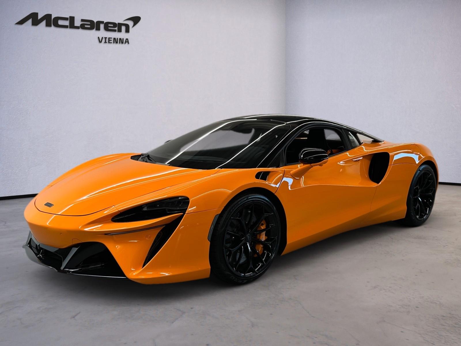 McLaren Artura / McLaren Orange / Full Alcantara