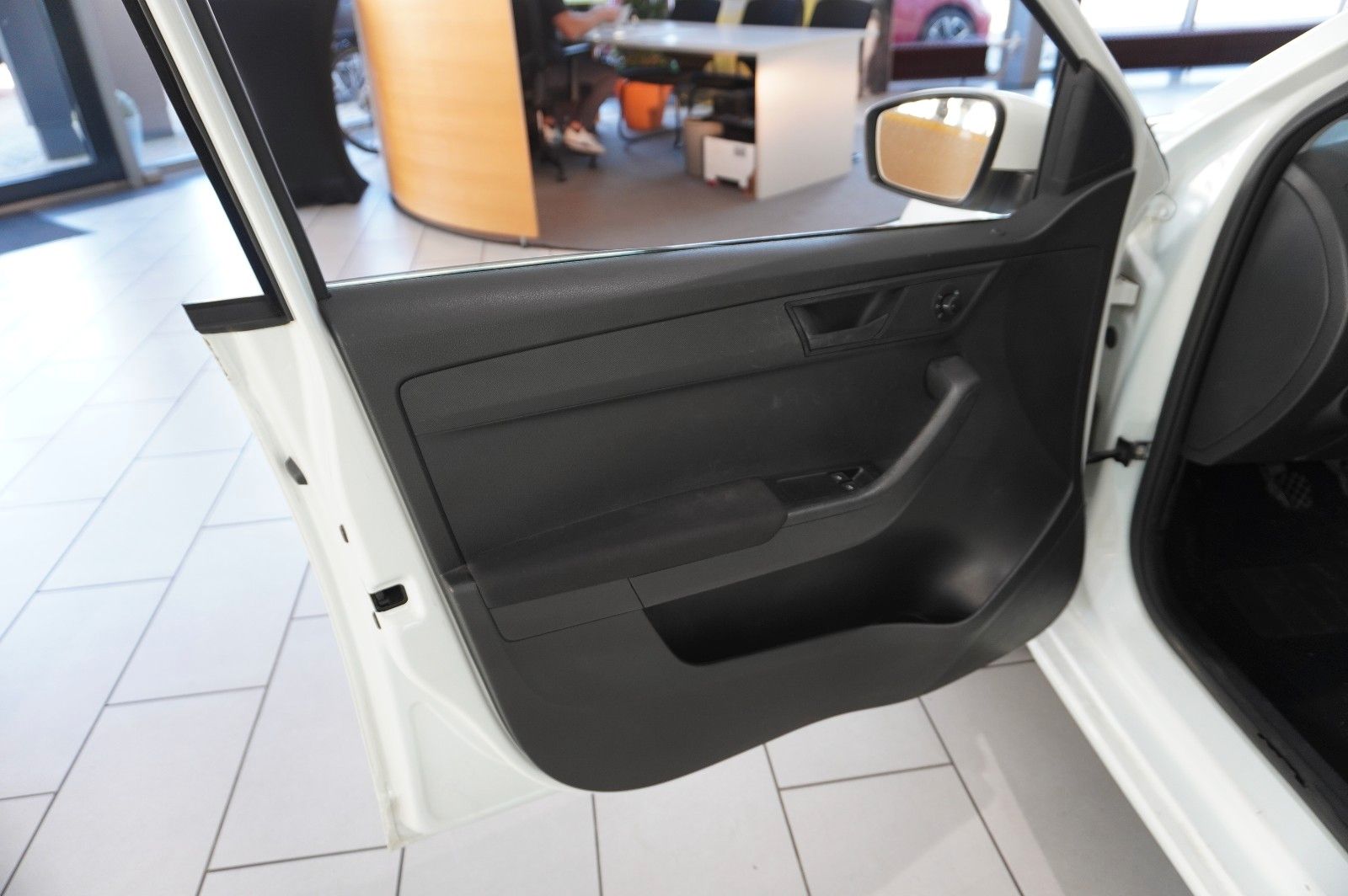 Fahrzeugabbildung SKODA Fabia 1.0 TSI COMBI COOL PLUS LED/SHZ/PDC/DAB+