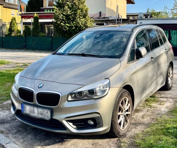 BMW BMW 218d | 7-Sitzer | Panorama | Park-Assistent