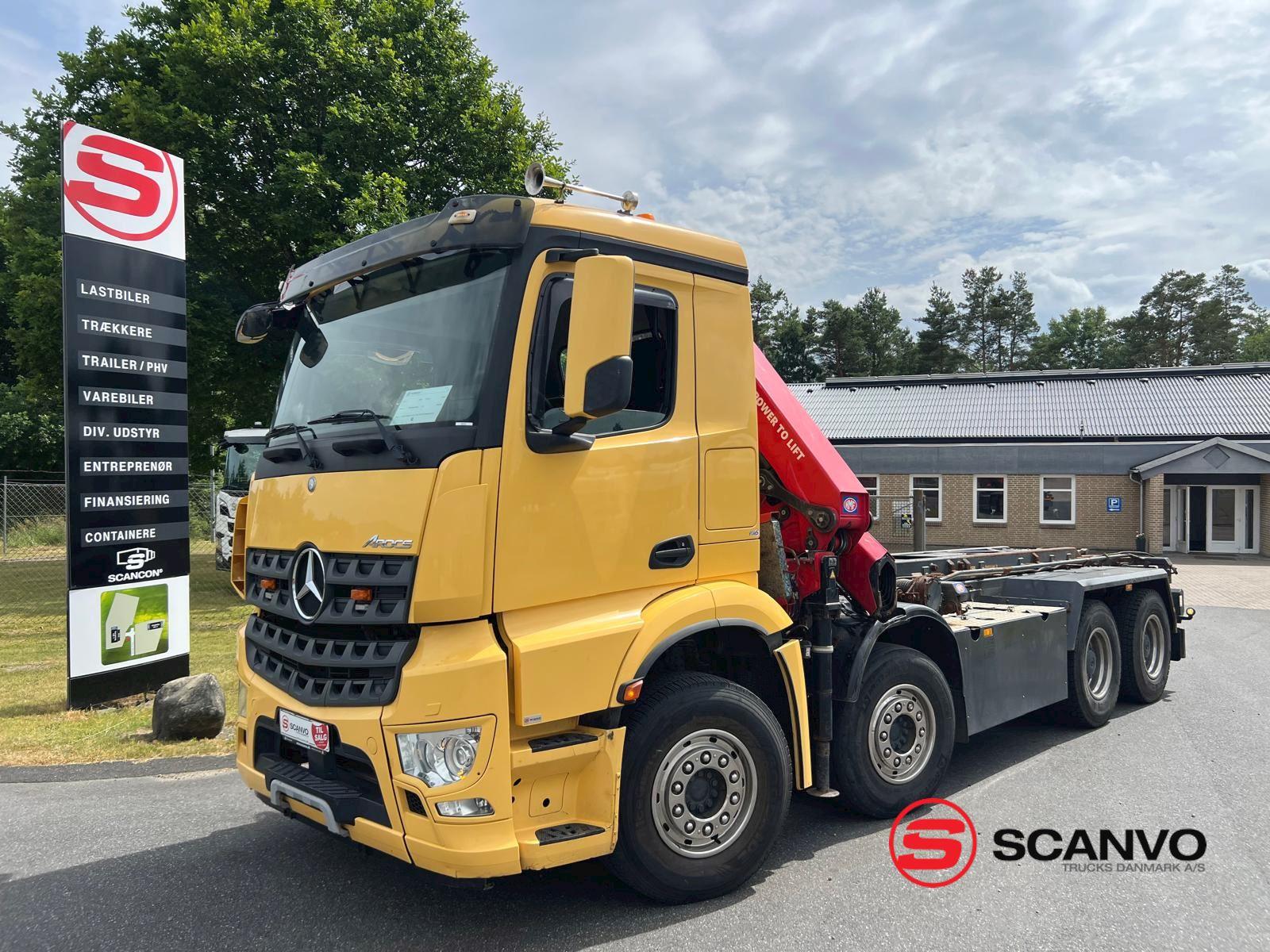 Mercedes-Benz Arocs 3248 (L8x4/4) - HMF 2820K6 Aftagelig kran