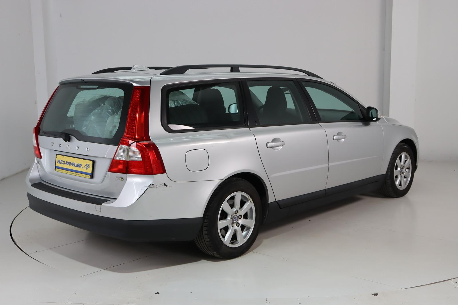 Volvo V70 2010 — photo 6