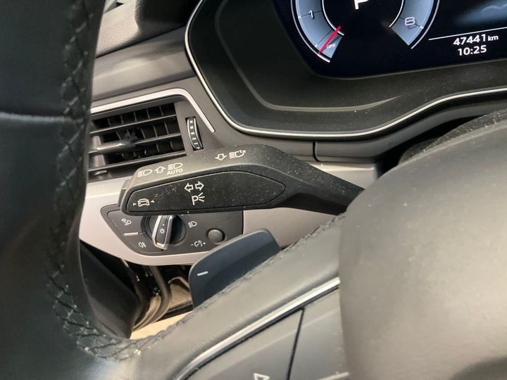 Fahrzeugabbildung Audi A4 Avant 40 TFSI S-line S-tronic *Navi*PDC*LED*