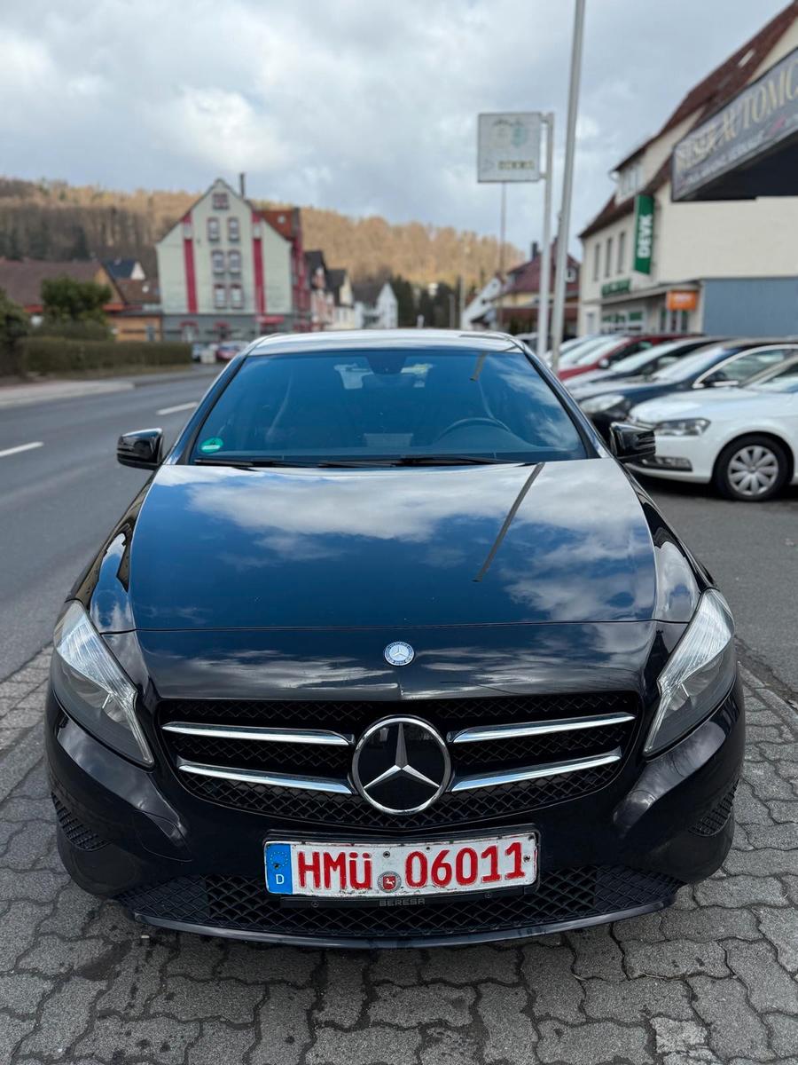 Mercedes-Benz Mercedes Benz A180 BlueEfficiency Euro 5 Leder .