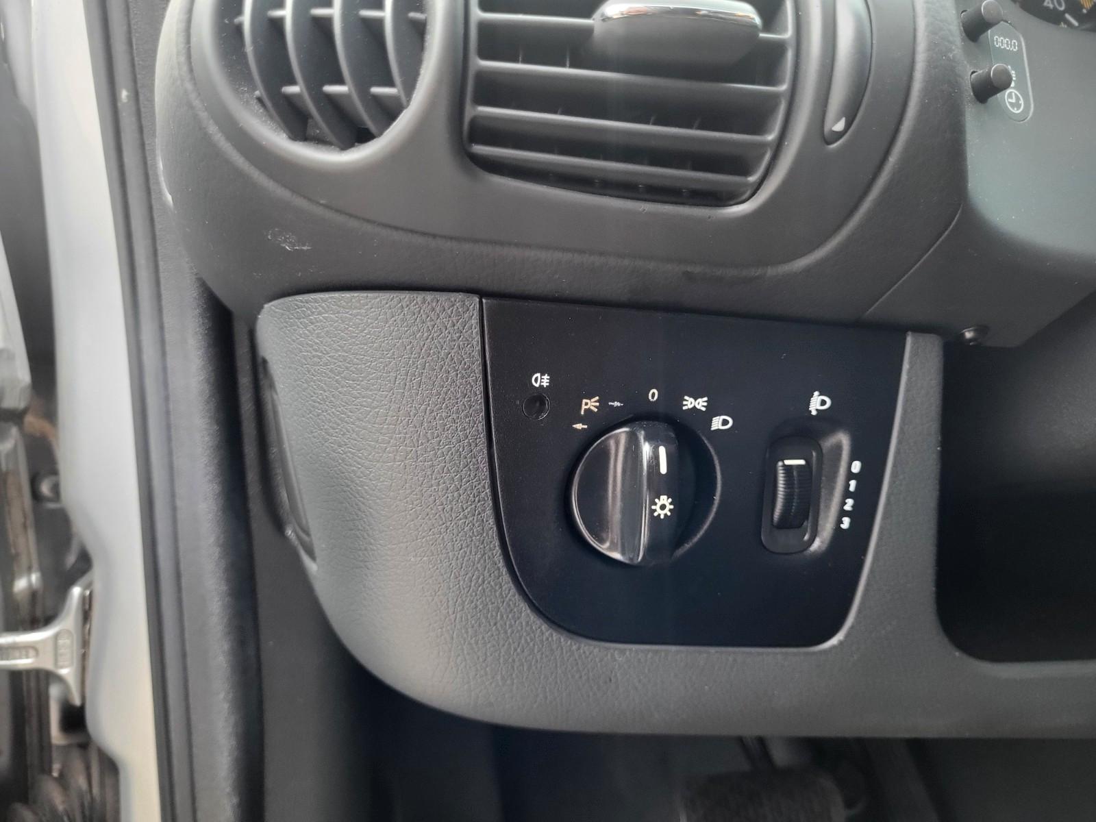 Mercedes-Benz Vaneo 2005 — photo 11