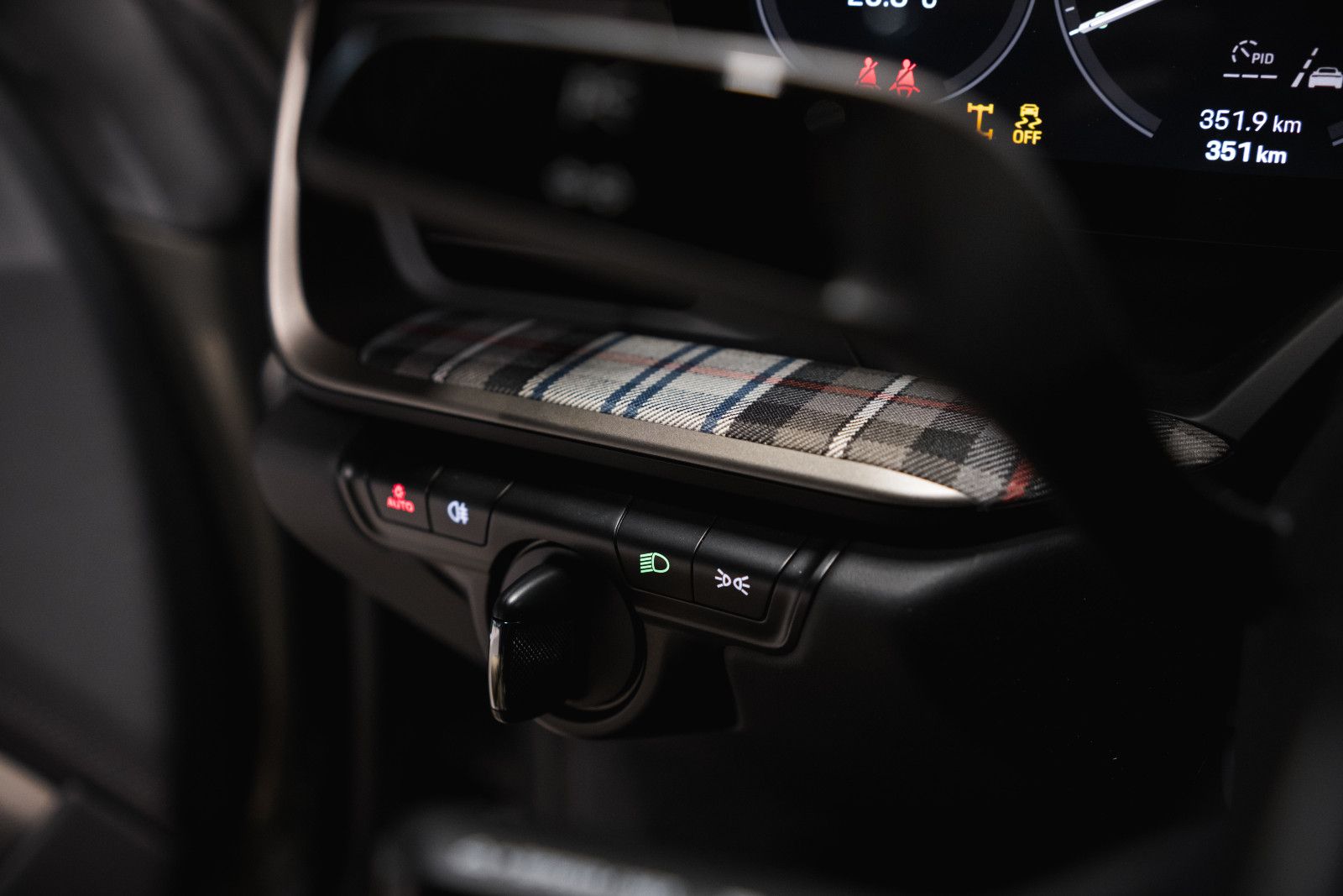Fahrzeugabbildung Porsche 992/911 Turbo 50 Jahre Heritage-Nachtsicht-Inno