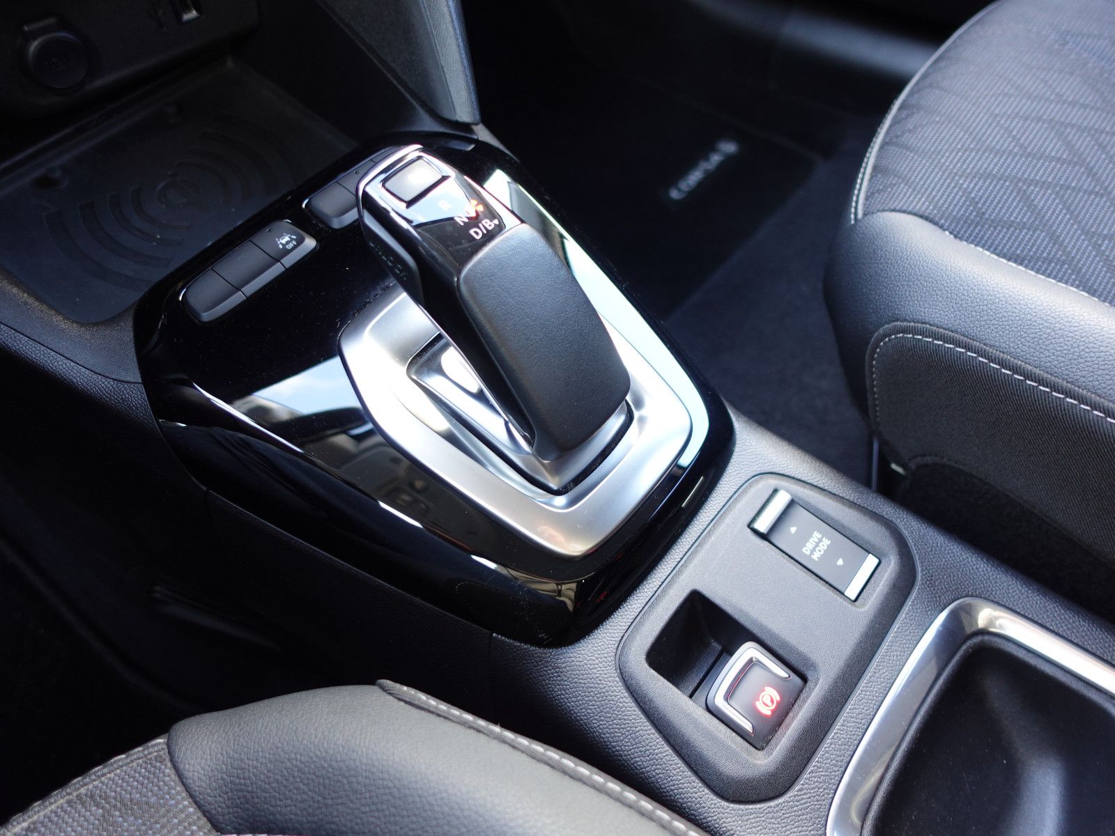 Fahrzeugabbildung Opel Corsa-e Elegance,Navi,Matrix,3-phasig,Sitzhzg