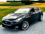 Infiniti Q30S AWD Allrad / MB A250-4Matic-Technik - Infiniti mit Benzin-Antrieb: Limousine