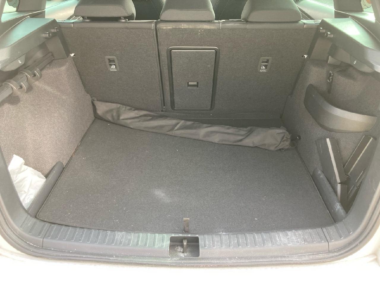 Skoda Karoq Sportline 4x4 *AHK,Pano,Sthz.*