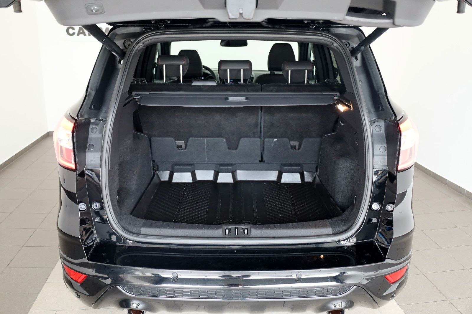 Fahrzeugabbildung Ford Kuga ST-Line T.Leder,Navi,Panorama,Kamera,SH,AHK