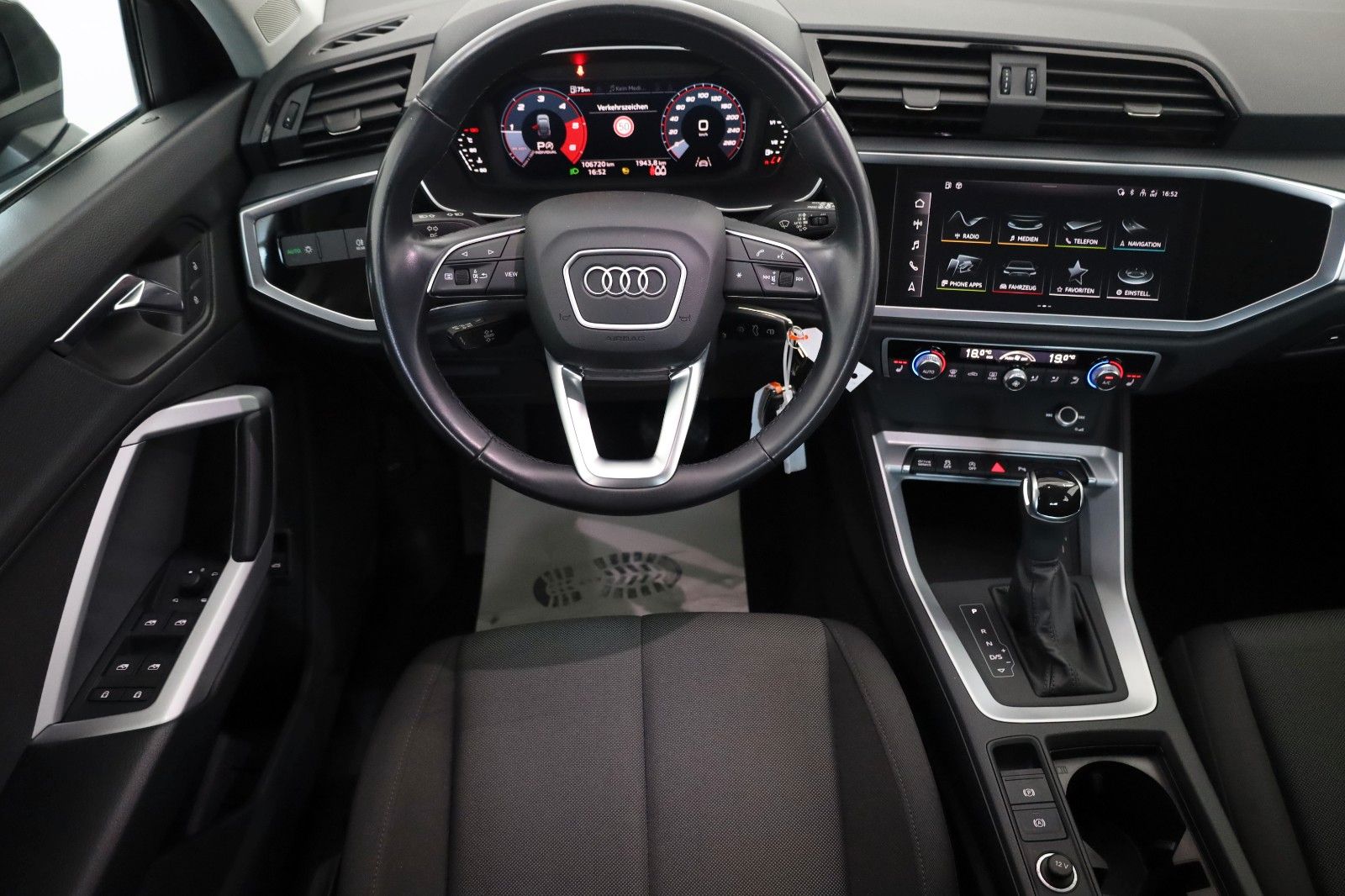 Fahrzeugabbildung Audi Q3 35 TDI quattro Sportback Navi,LED,Kamera,SH