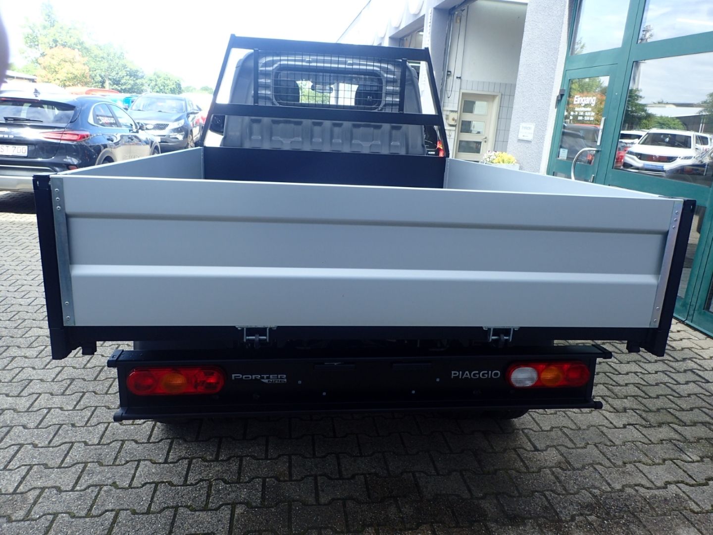 Fahrzeugabbildung Piaggio Porter NP6 TW Kipper LR 2,53m Pritschenlänge LPG