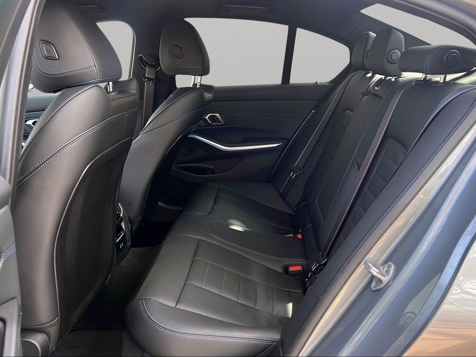 BMW 330 - Bild 17