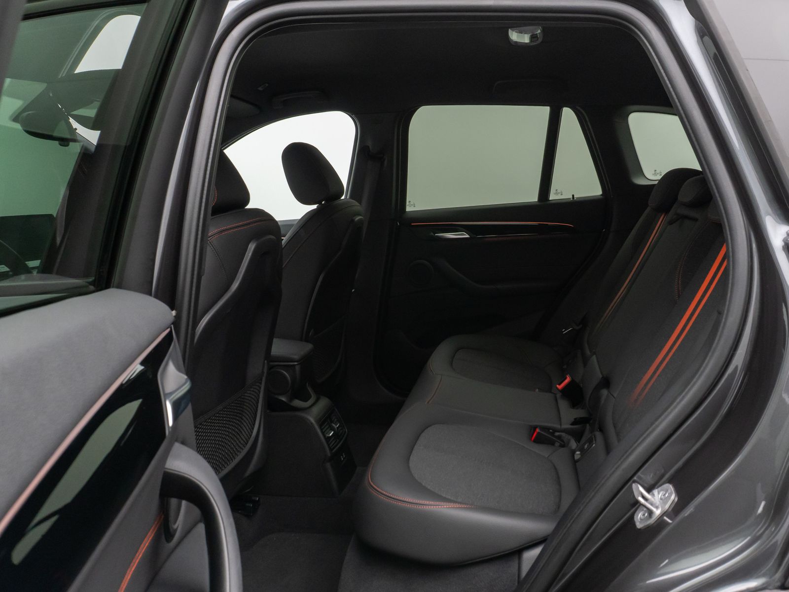 Fahrzeugabbildung BMW X1 xD25e SportLine Kamera HUD DAB Komfort 18Zoll