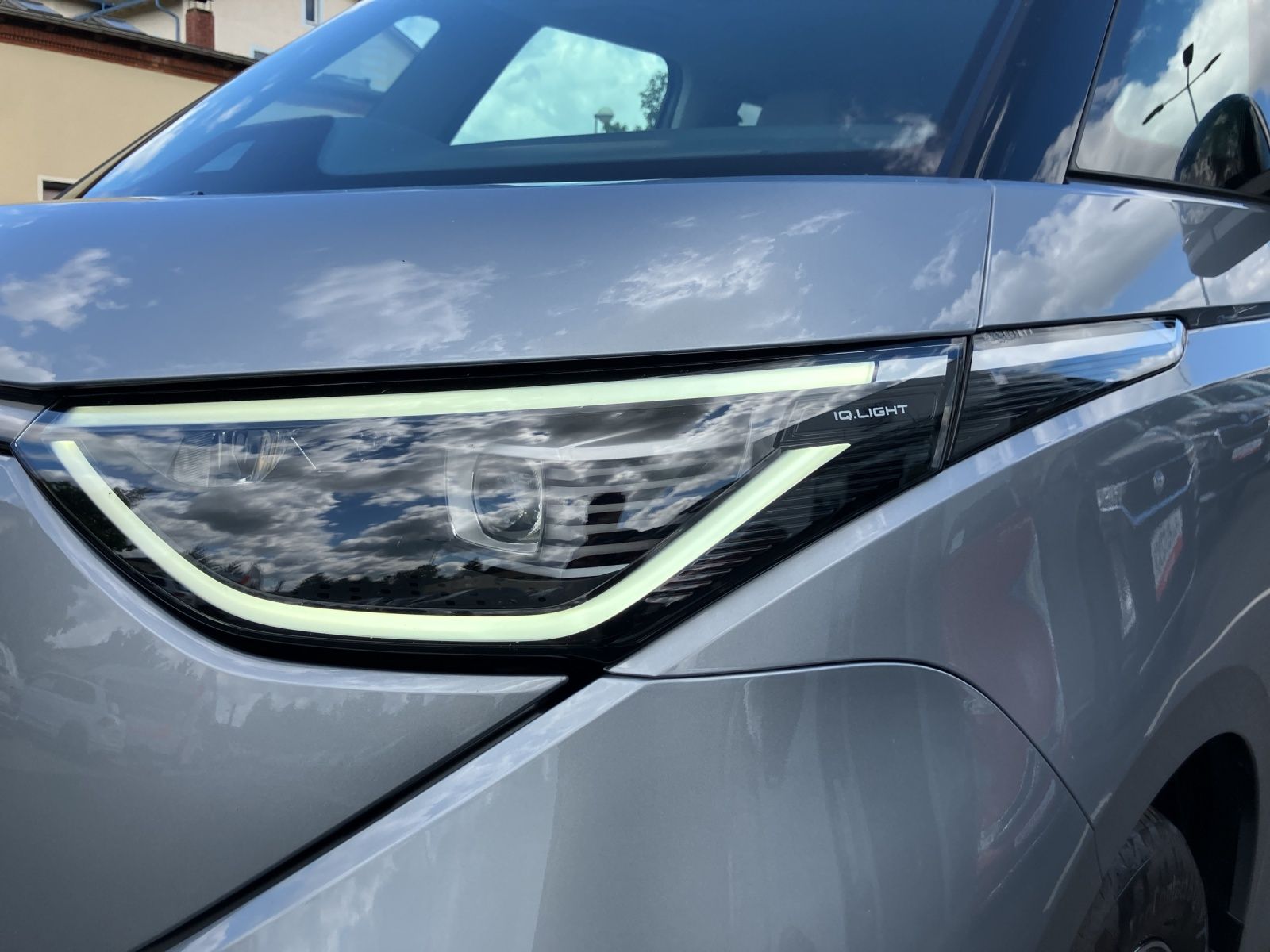 Fahrzeugabbildung Volkswagen ID.Buzz Pro Matrix AHK Navi ACC
