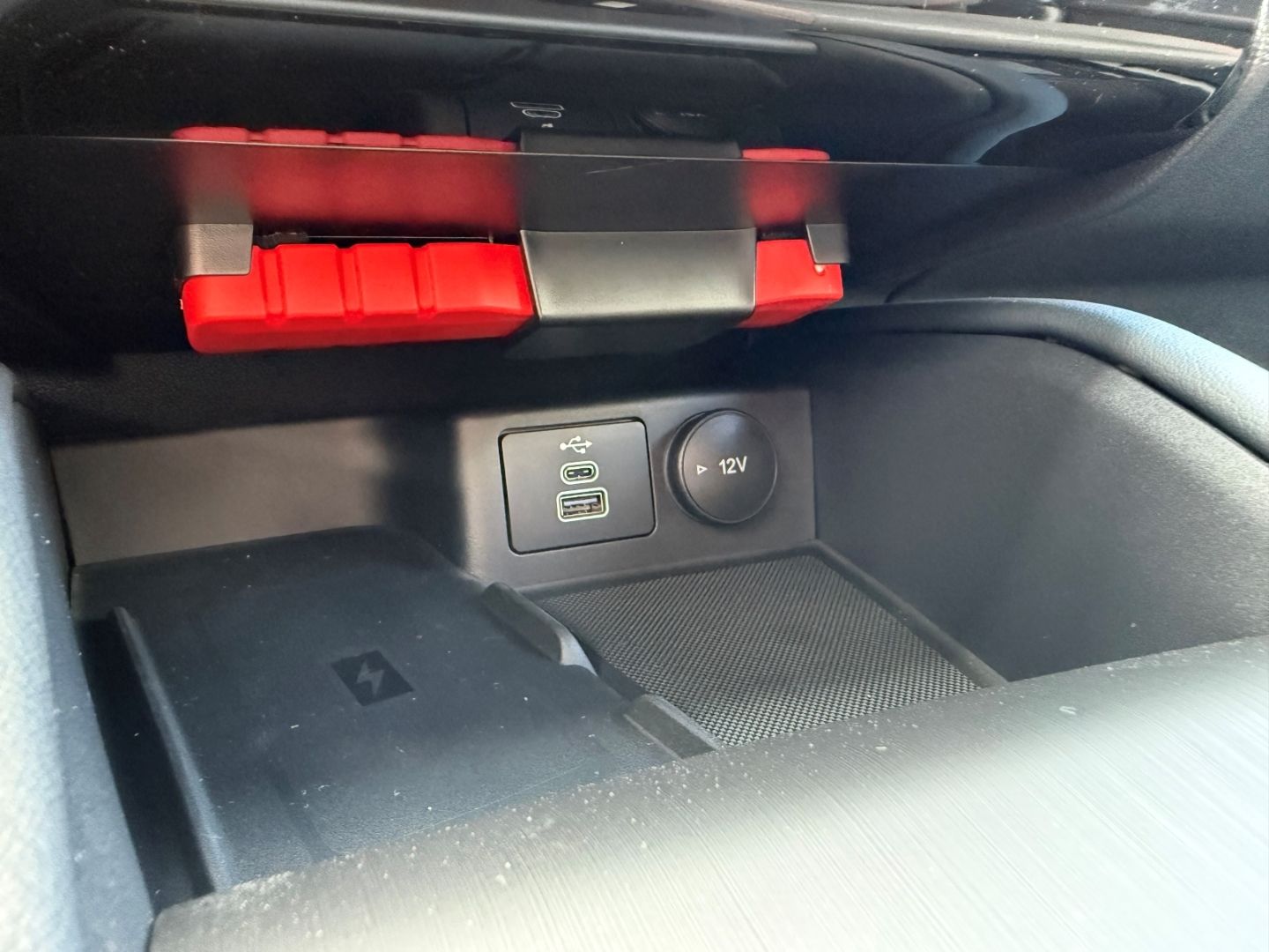 Fahrzeugabbildung Ford Kuga ST-Line Sport 5J AHK Navi Digi Co LED CarPl